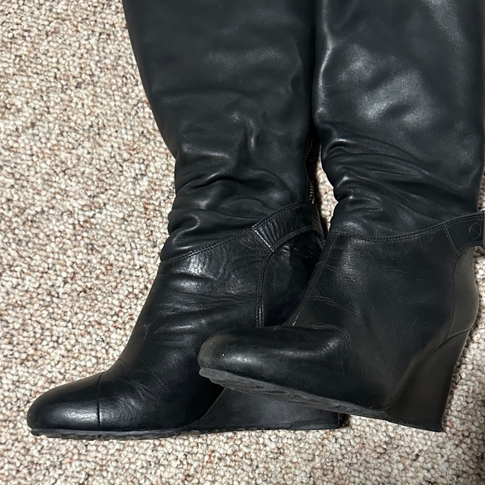 Tsubo Black Leather Wedge Knee High Boots - Size 6.5 - Picture 7 of 10